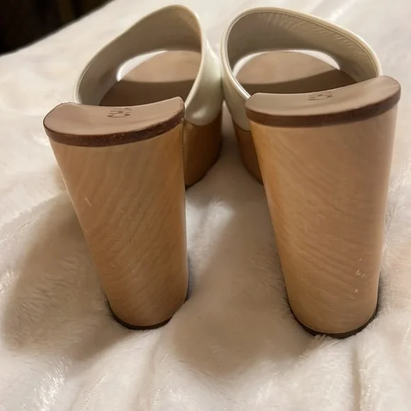 HP🎉🎉Chanel patent leather platform logo wedges - Picture 7 of 8